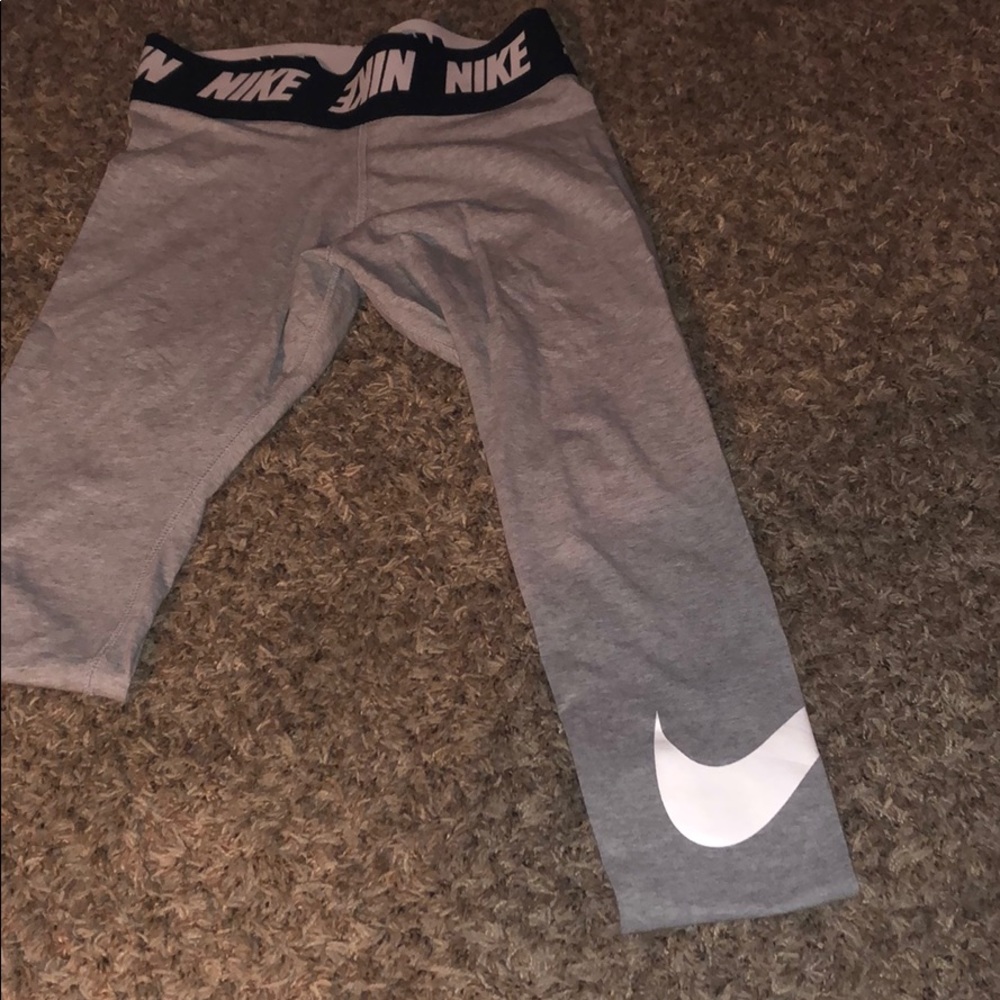 Gray Nike leggings